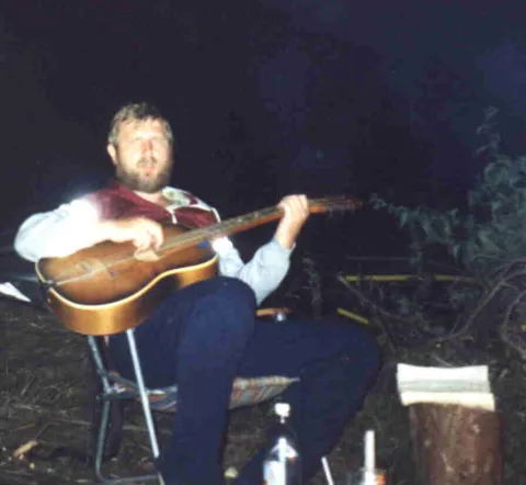Przy ognisku z gitarą